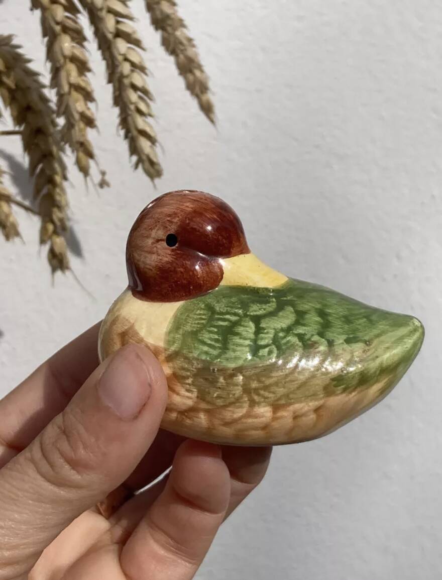 Ceramic salt and pepper shaker / condiment server