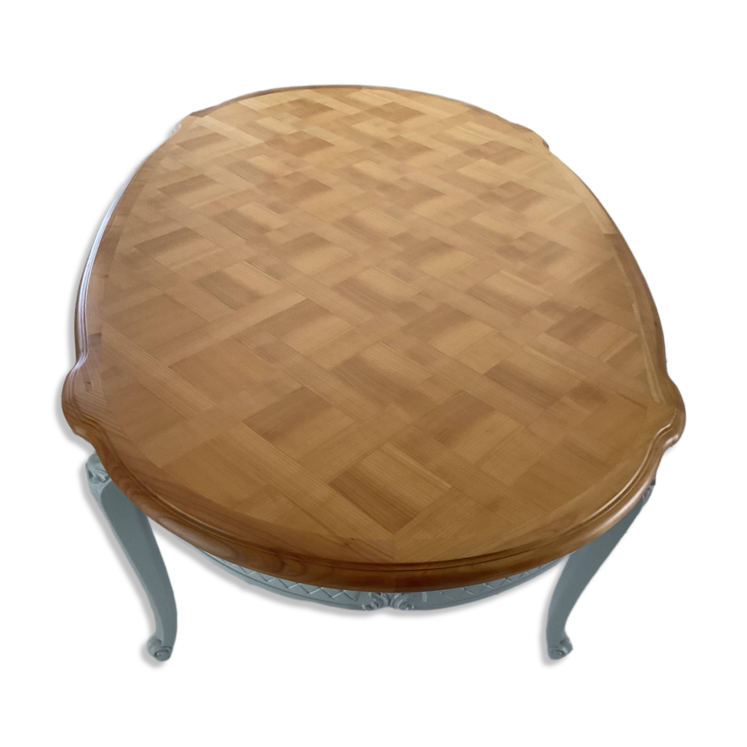 Oval Louis XV table in solid cherry wood, patinated in Gustavian grey.