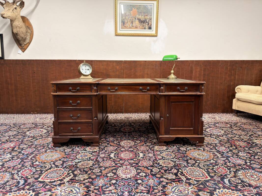 Bureau classique anglais Chesterfield Partnerdesk