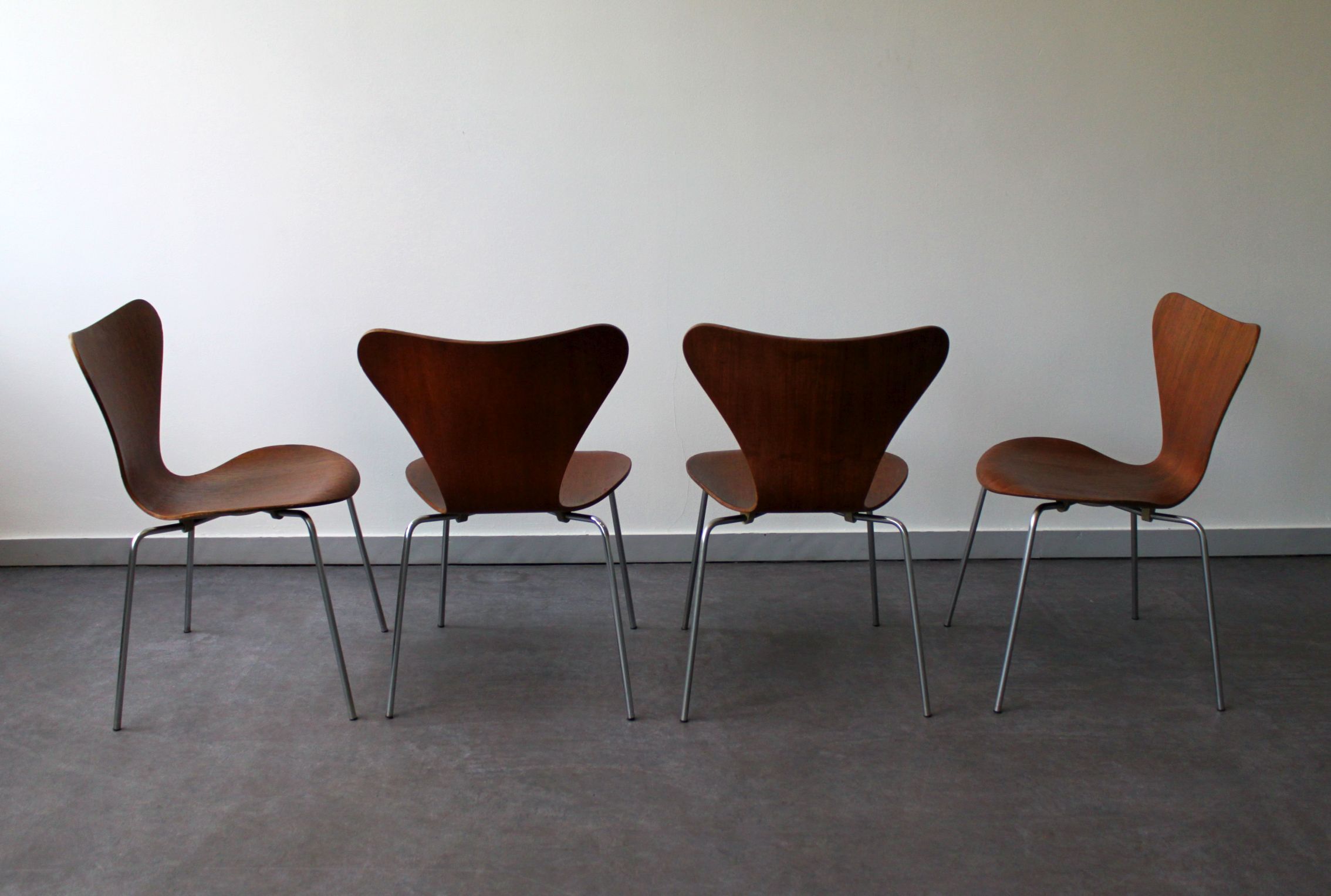 Set of 4 chairs series 7 by Arne Jacobsen for Fritz Hansen, 60's.