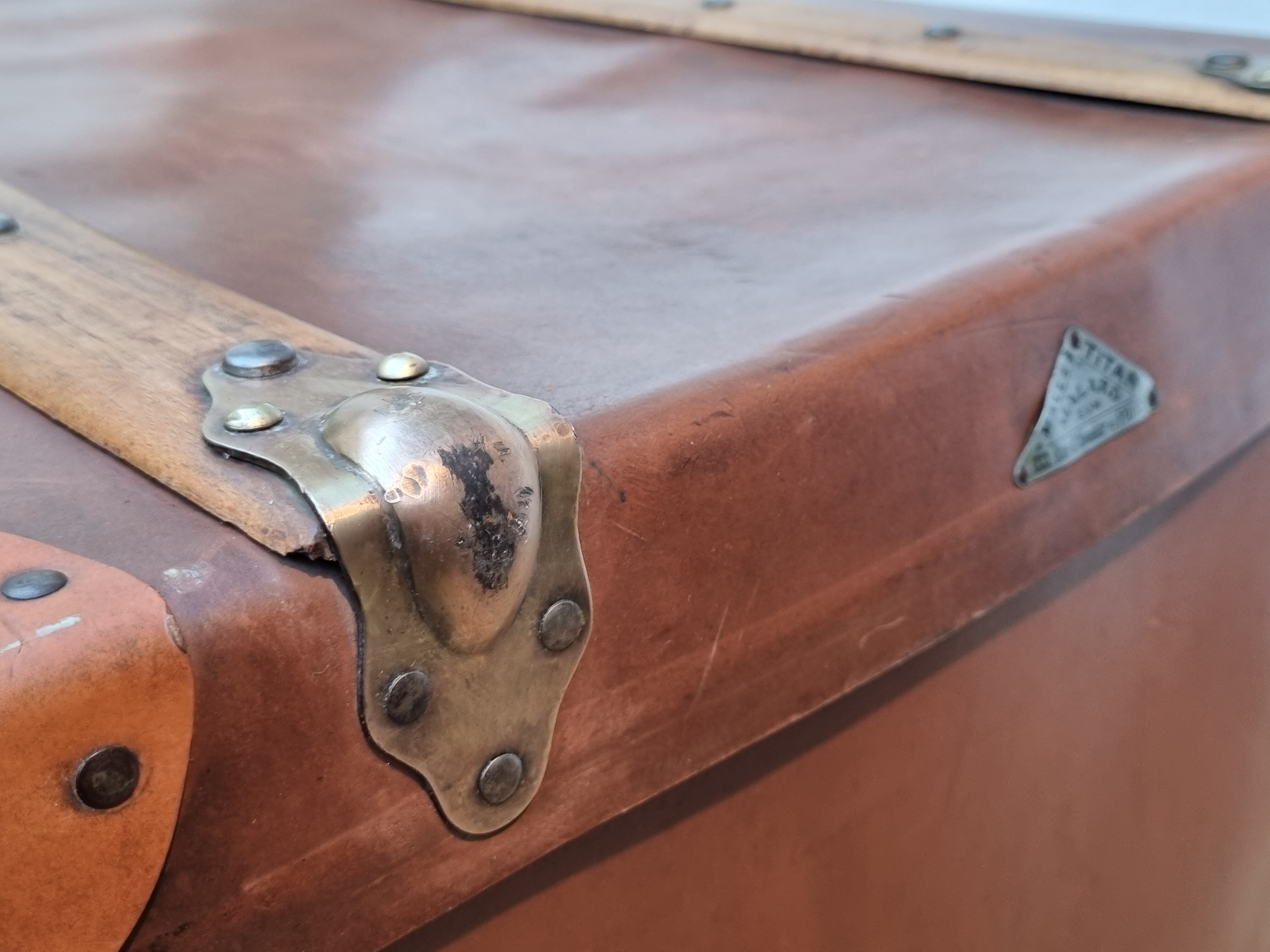 Travel trunk "titan" e&m malard, paris, 30-40s, 100 cm