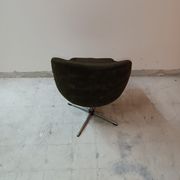 Pairs of vintage chairs from the 50s/60s swivel.