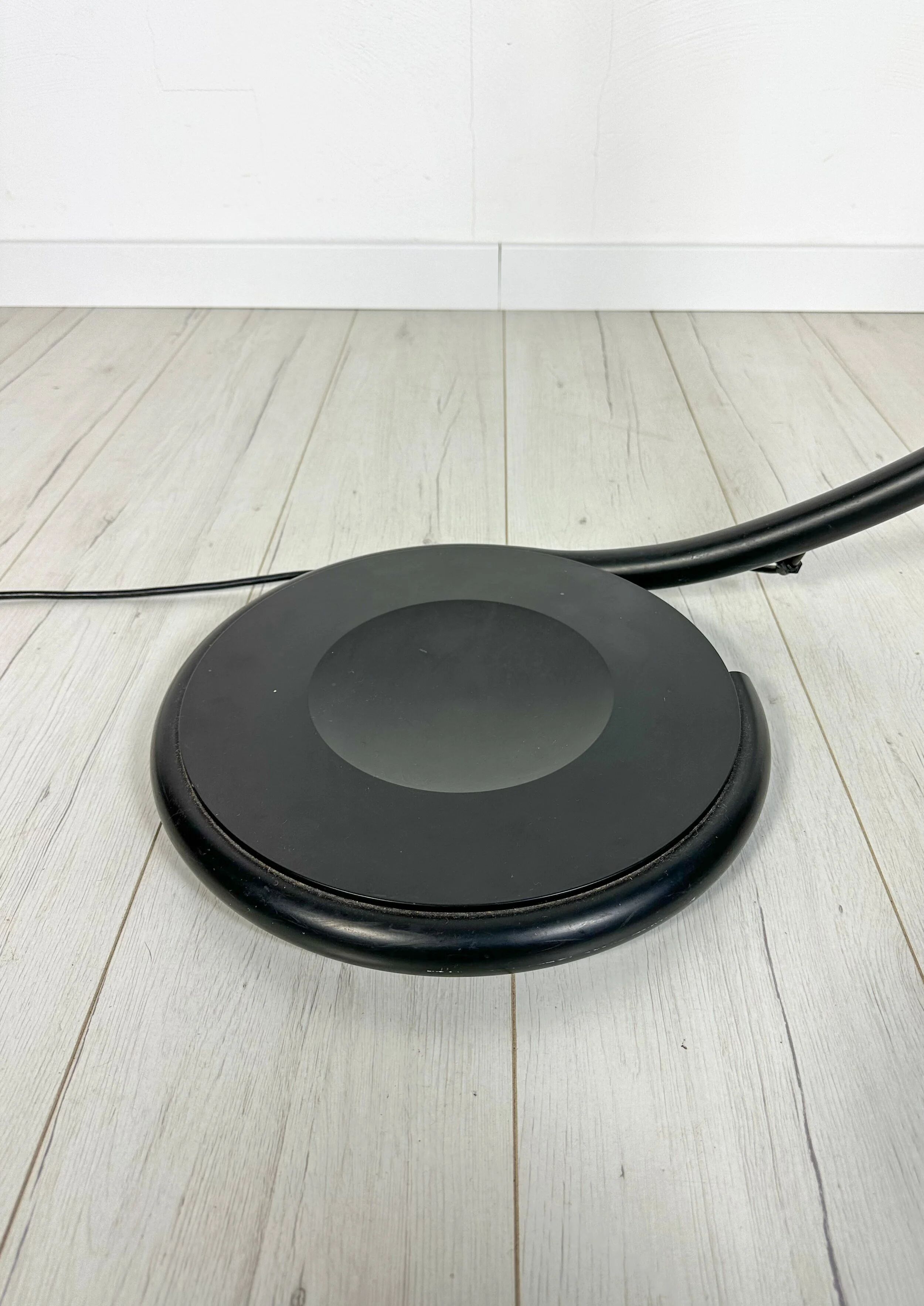 60s vintage black Serpente floor lamp by Elio Martinelli for Martinelli Luce