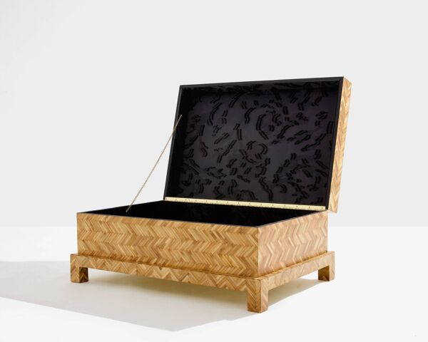 Coffre en marqueterie de bambou et laiton Galerie Maison & Jardin 1970