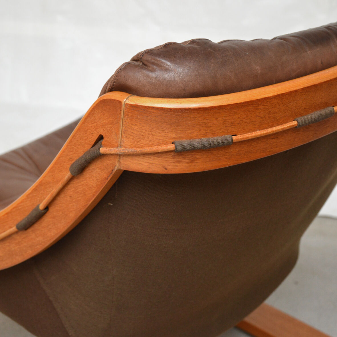 Pair of Danish armchairs in teak and leather 1970