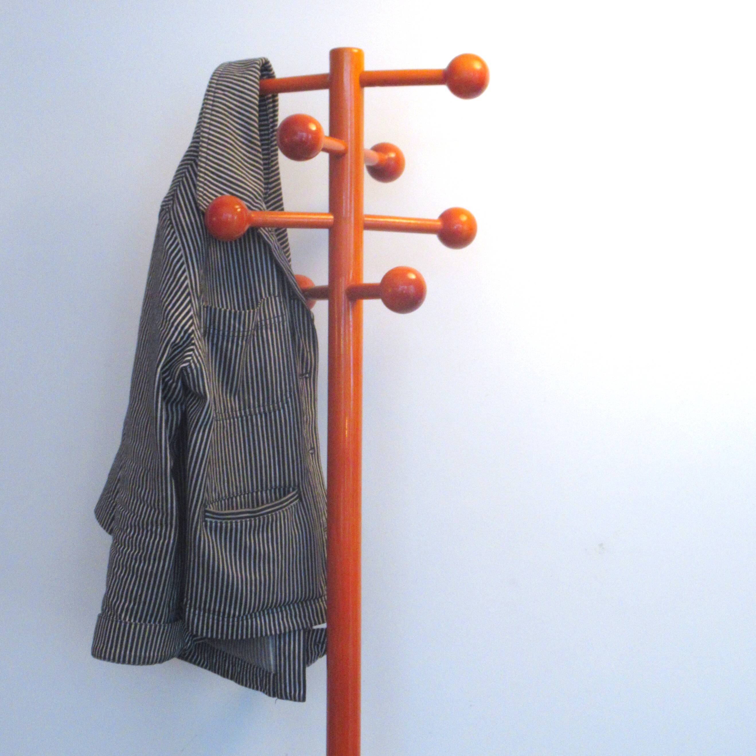 Portemanteau italien en bois orange années 70