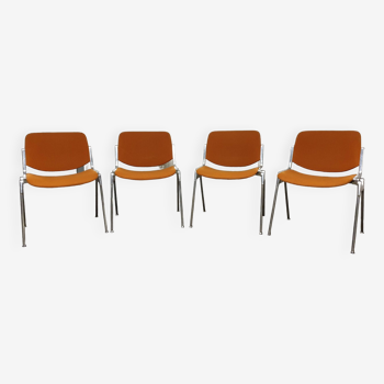 Suite de 4 chaises Piretti Castelli 1970