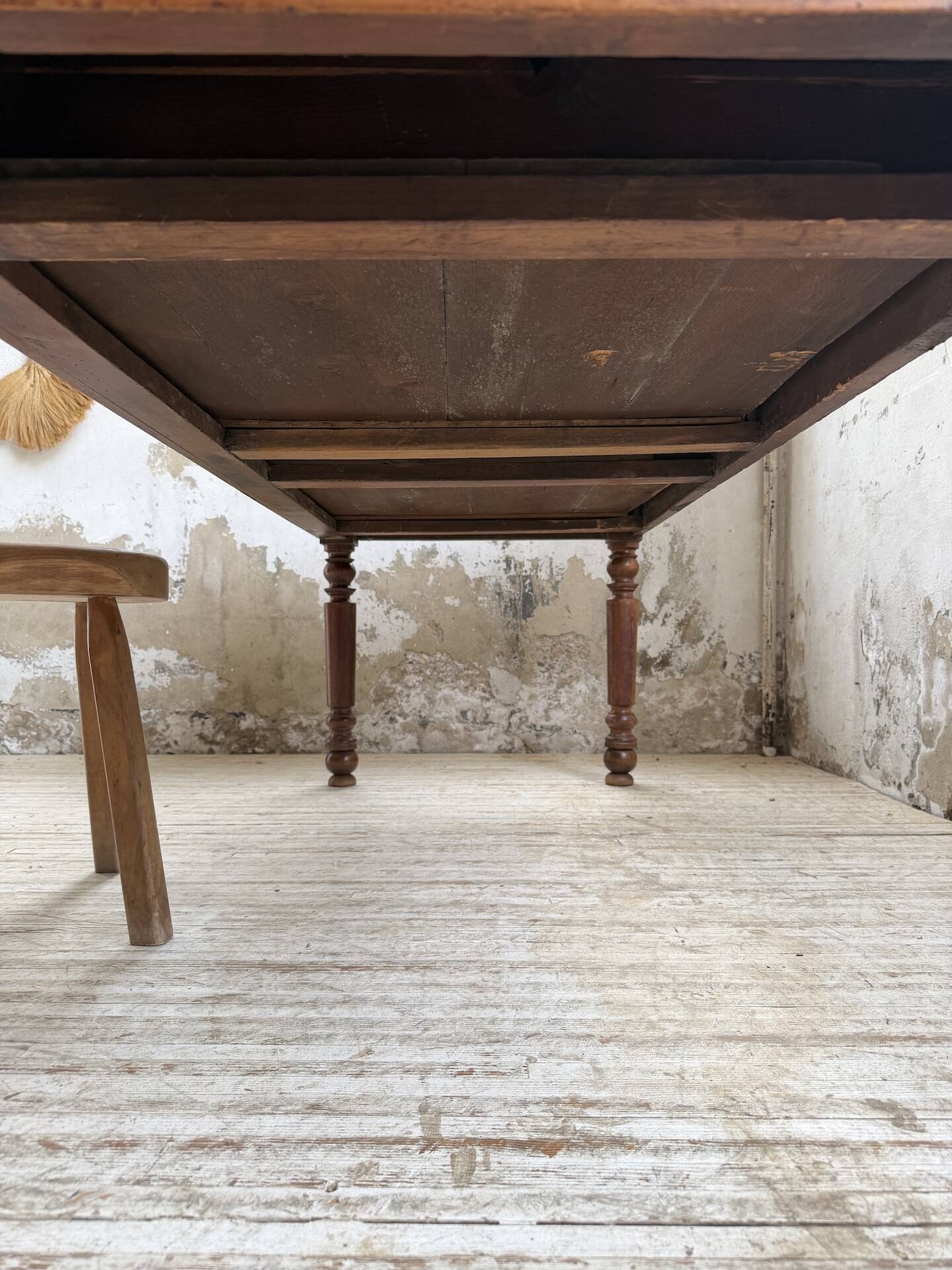 Table de ferme ou table de drapier noyer massif 1900