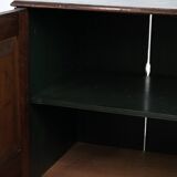 Charmant et intemporel meuble-commode ancien en chêne anglais du début du XIXe siècle, avec deux portes et une serrure fonctionnelle.