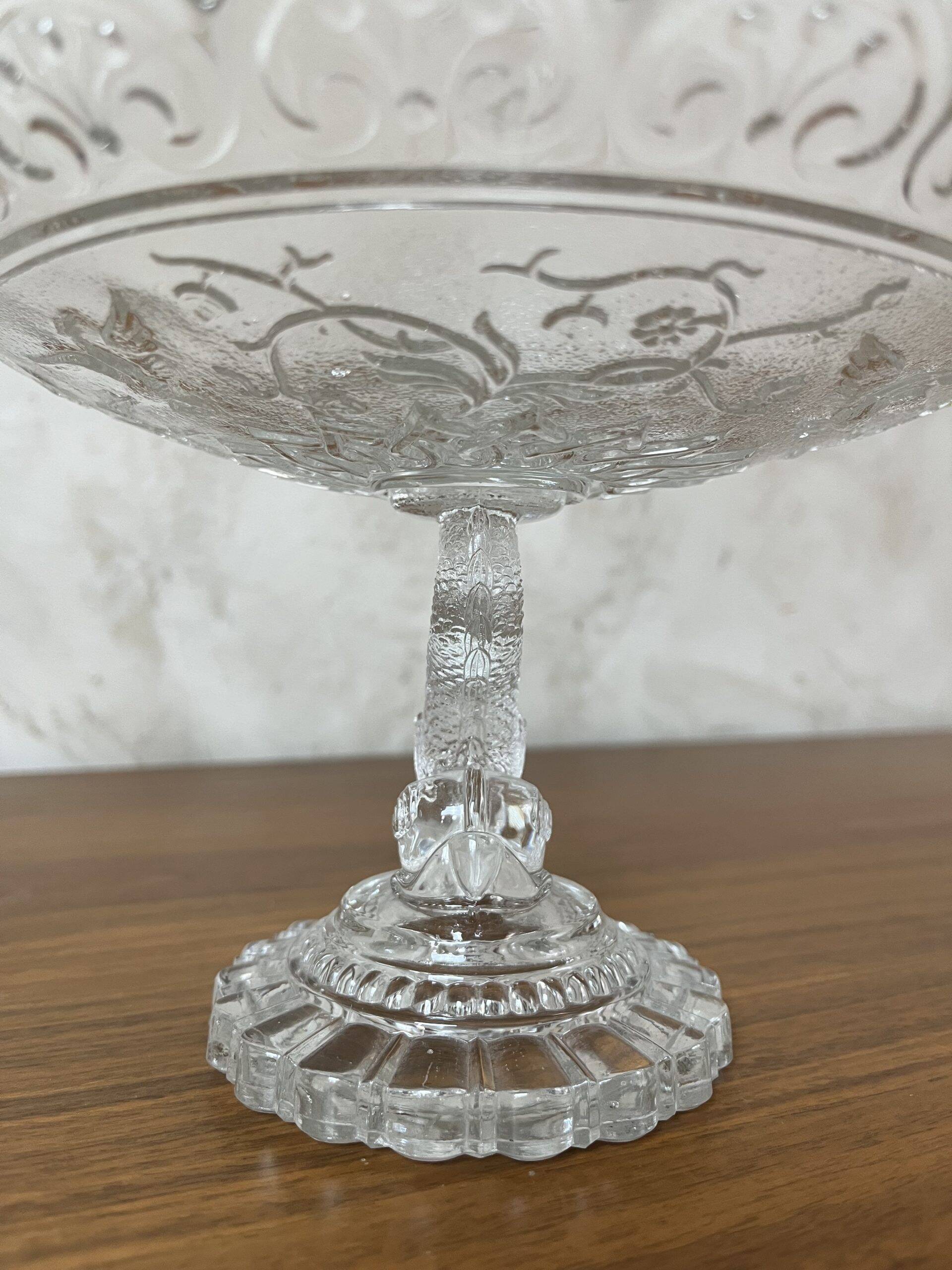 Glass fruit bowl on foot