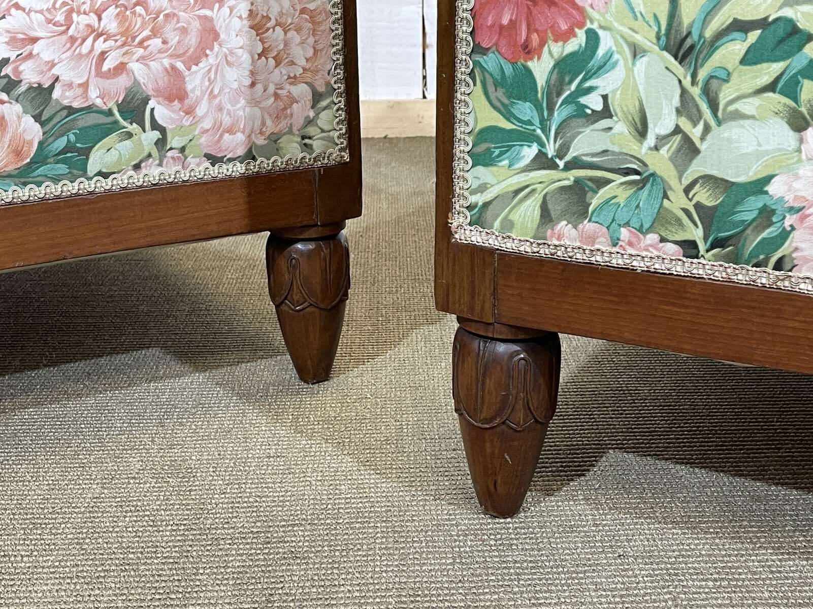Pair of Art Deco armchairs in mahogany from the 1930s.