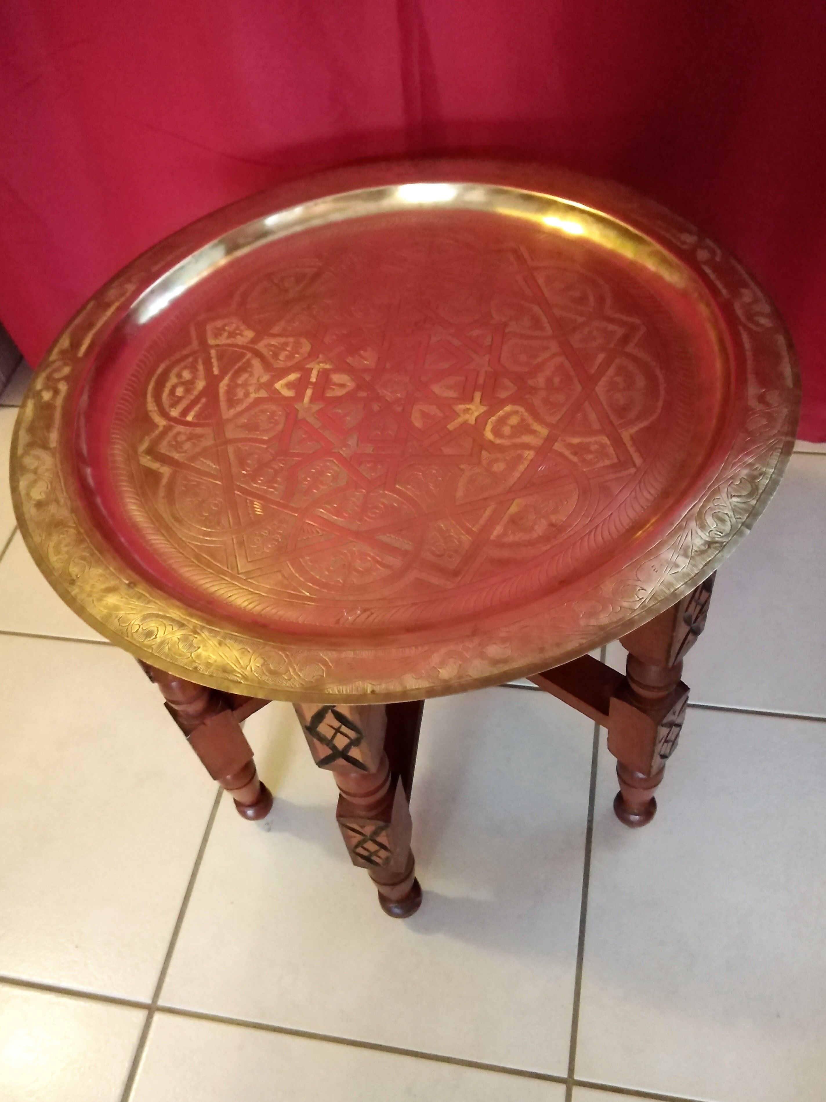 Table basse à thé du Maghreb plateau laiton