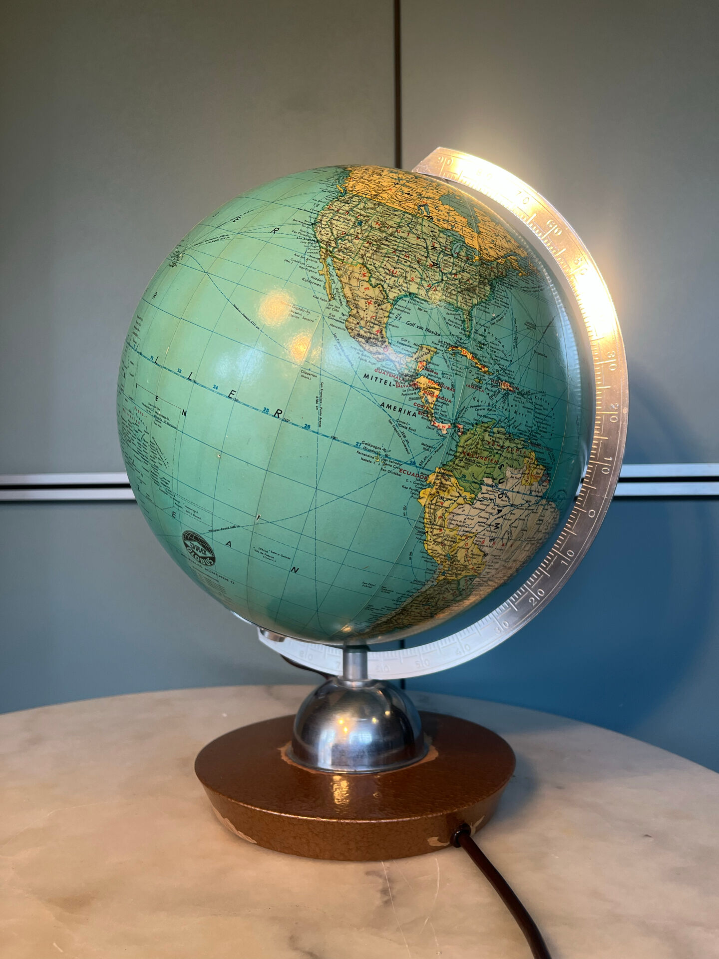 Globe terrestre JRO LUMINEUX 1960