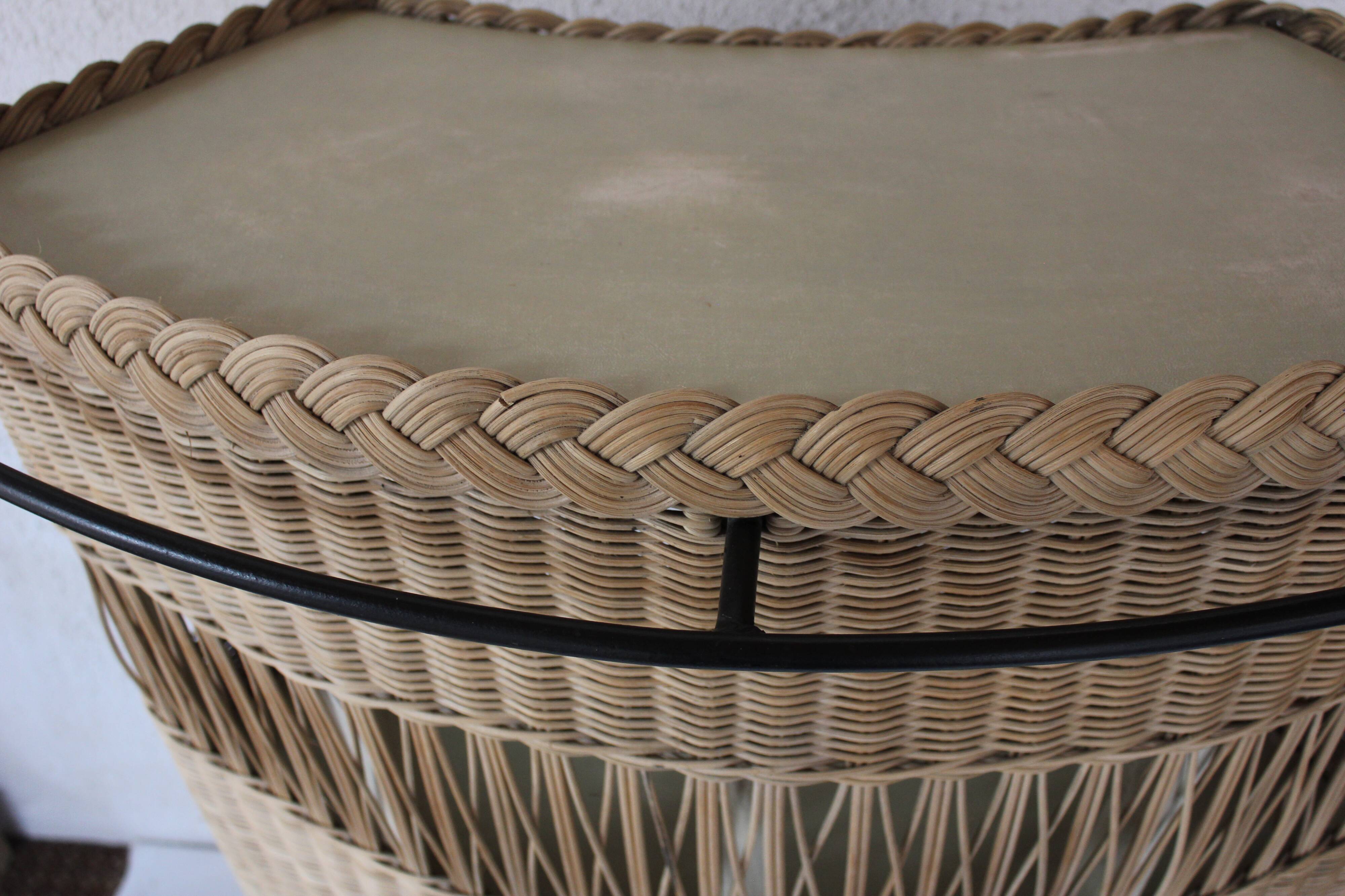 Rattan bars