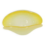 Bowl in the shape of a shell made of pulegoso Murano glass, Italy, 1960s.