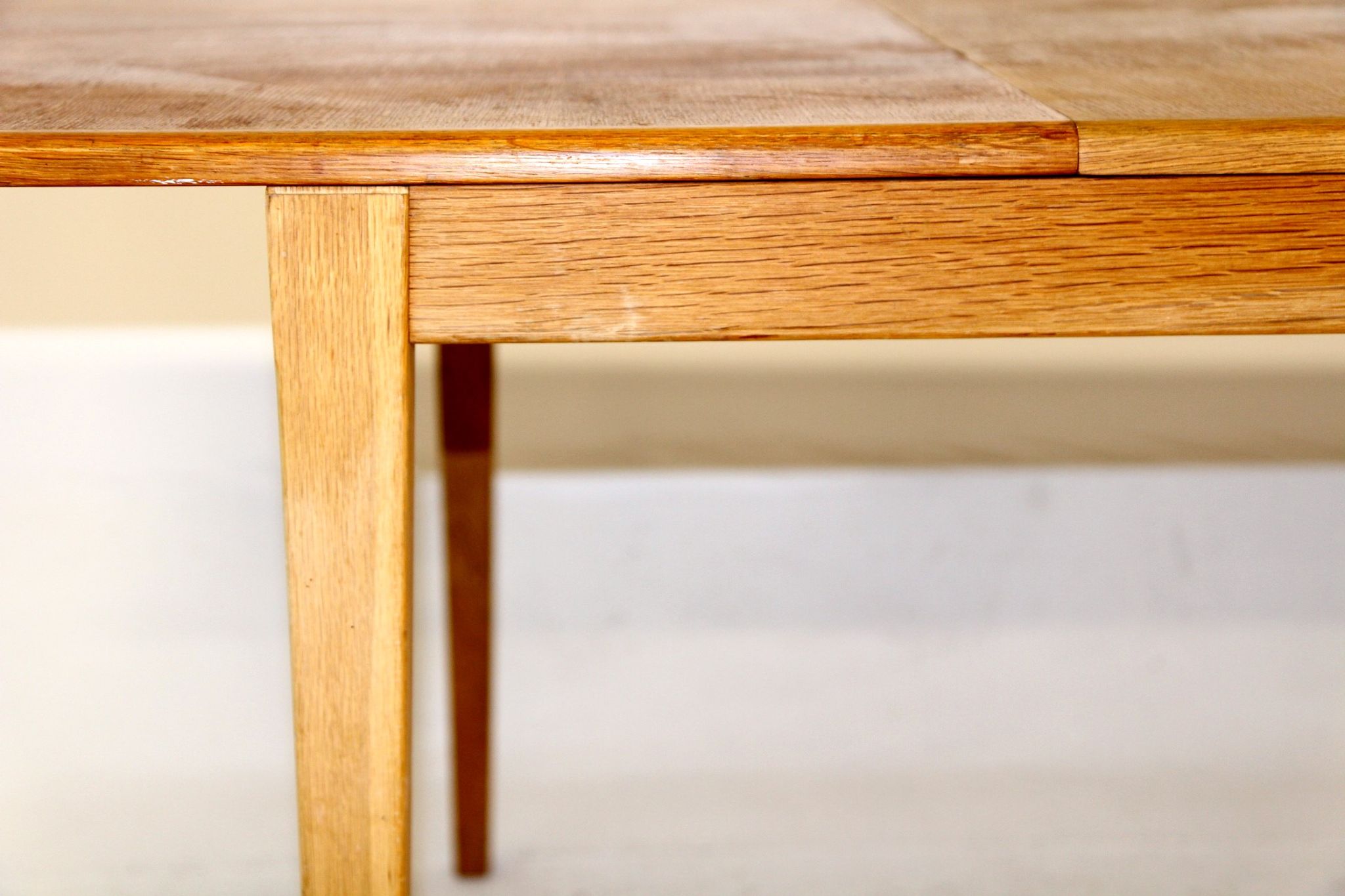 Table de salle à manger en chêne Suède 1960