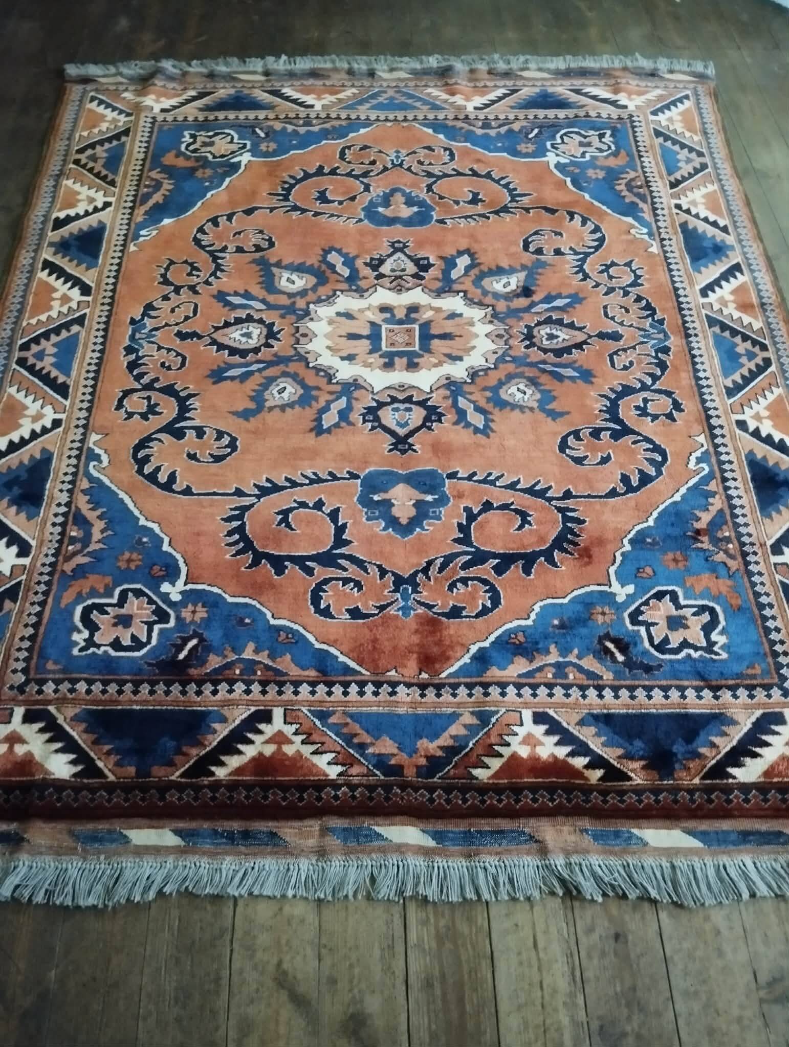 Handmade Pakistani Gazni rug 194x168cm
