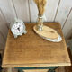 Table de nuit peinte