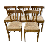 5 mulched bistro chairs