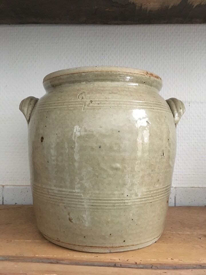 Vintage sandstone pot