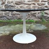 Table basse ronde a pied tulipe des années 70
