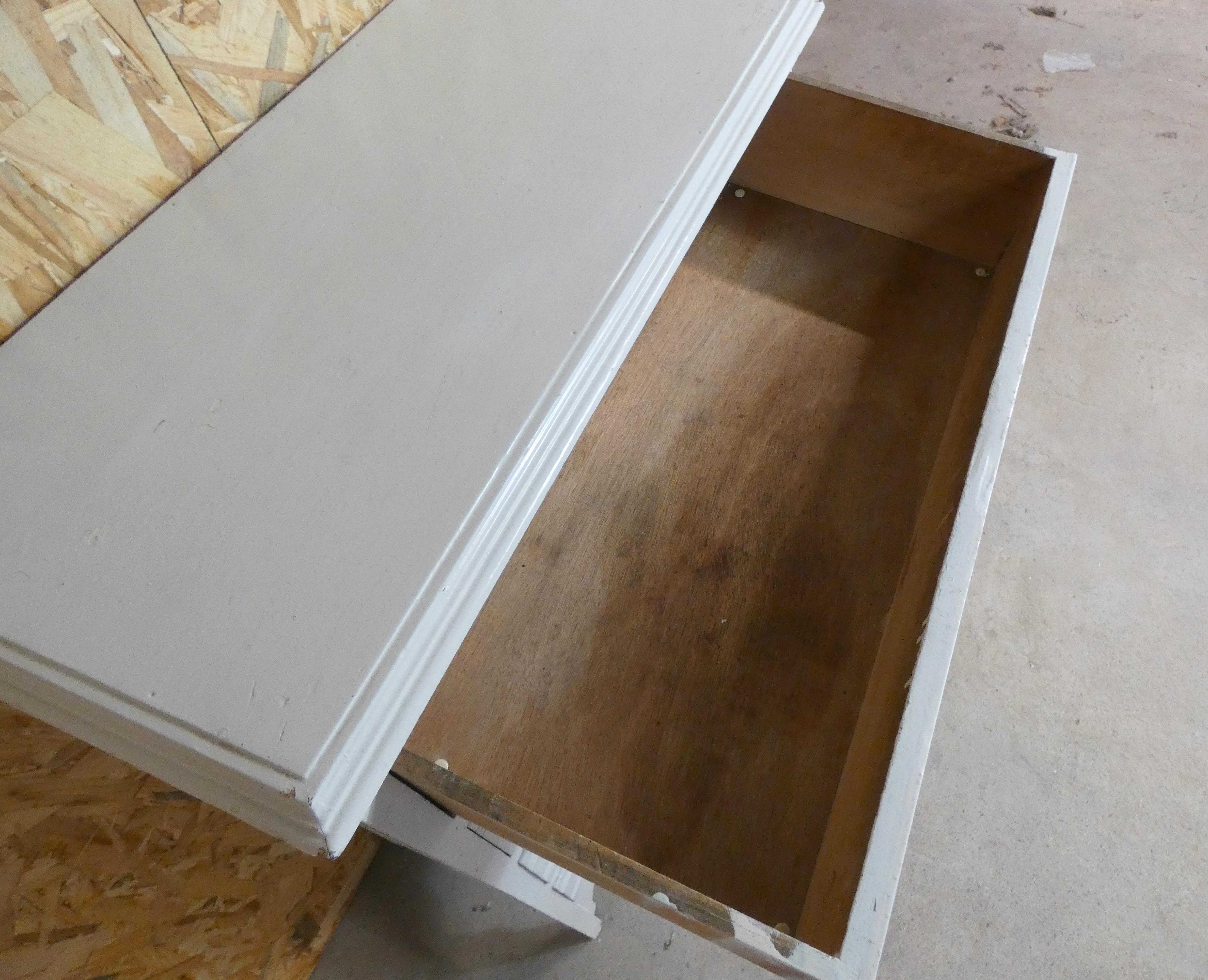 Wooden chest of drawers