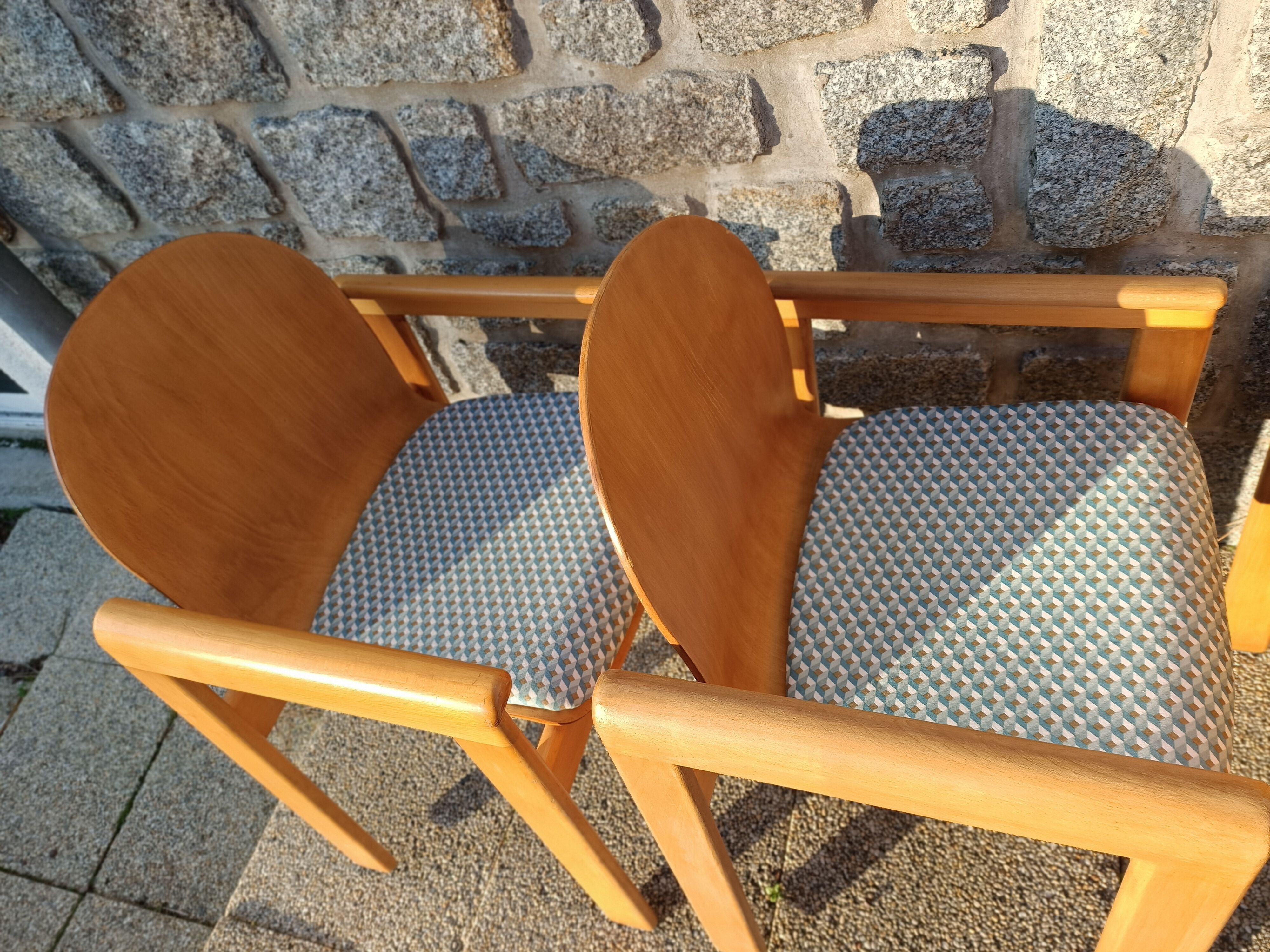 6 Scandinavian wooden chairs