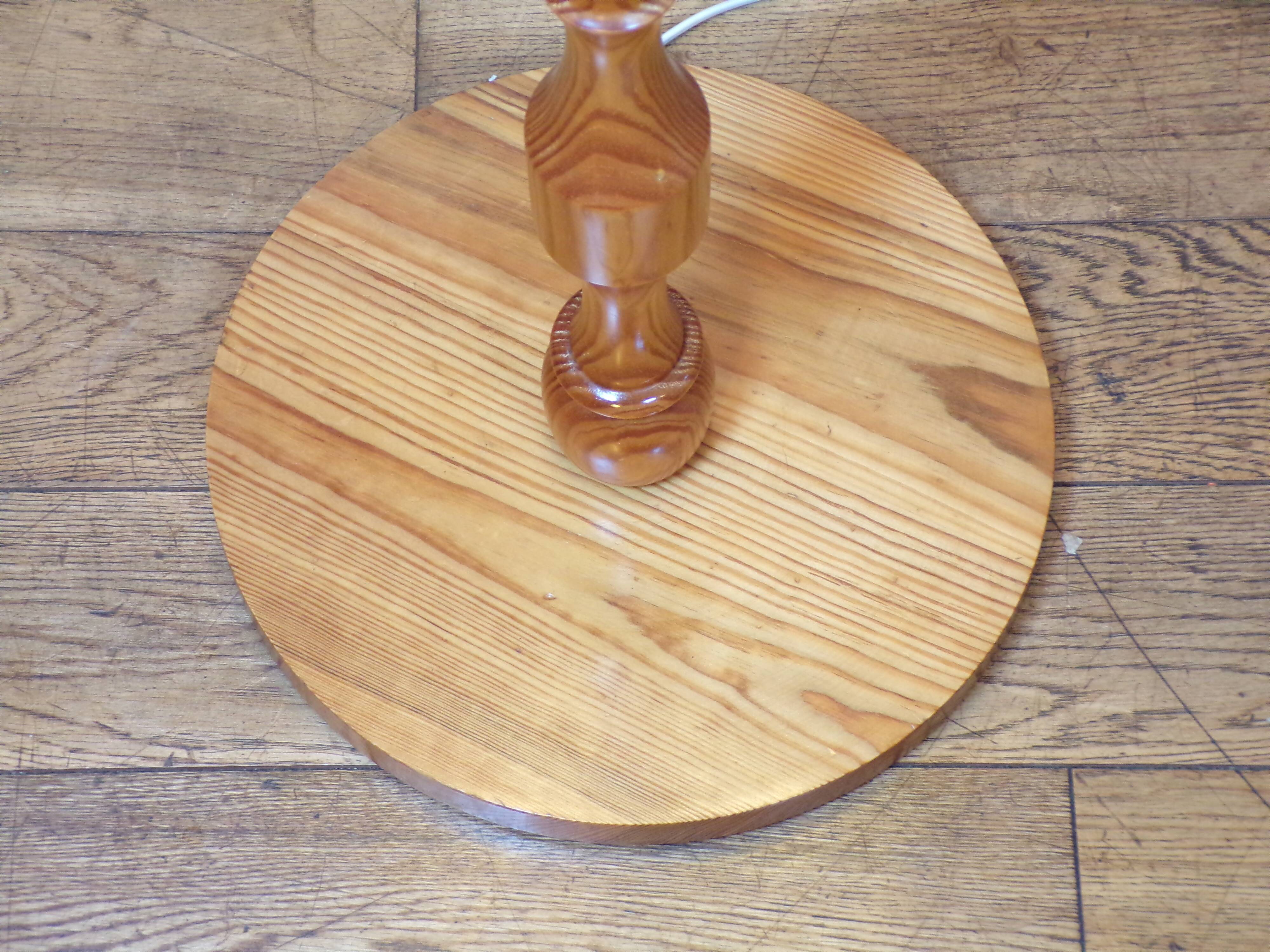 Maison Arlus floor lamp in pine