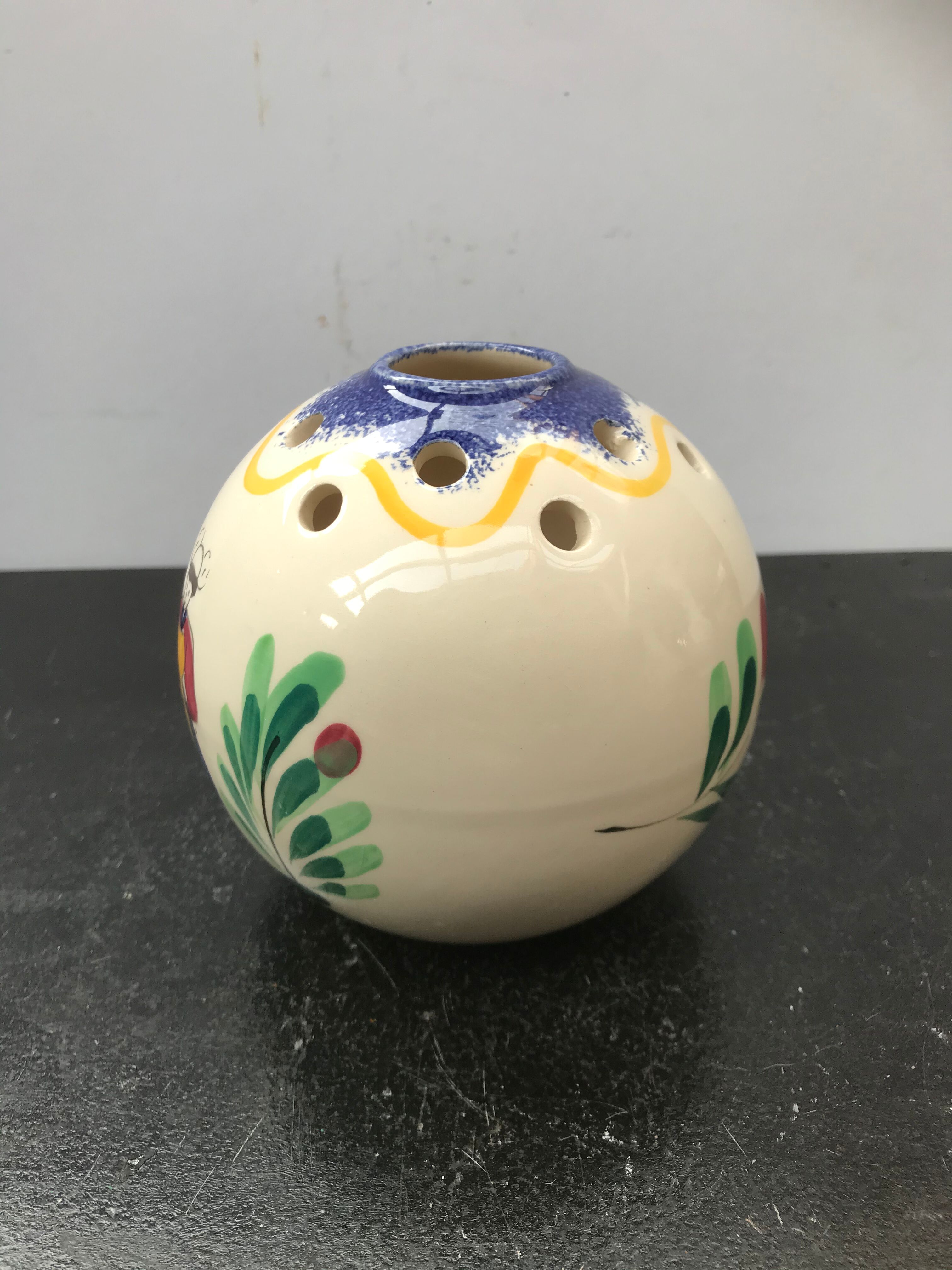 Ancient vase Quimper