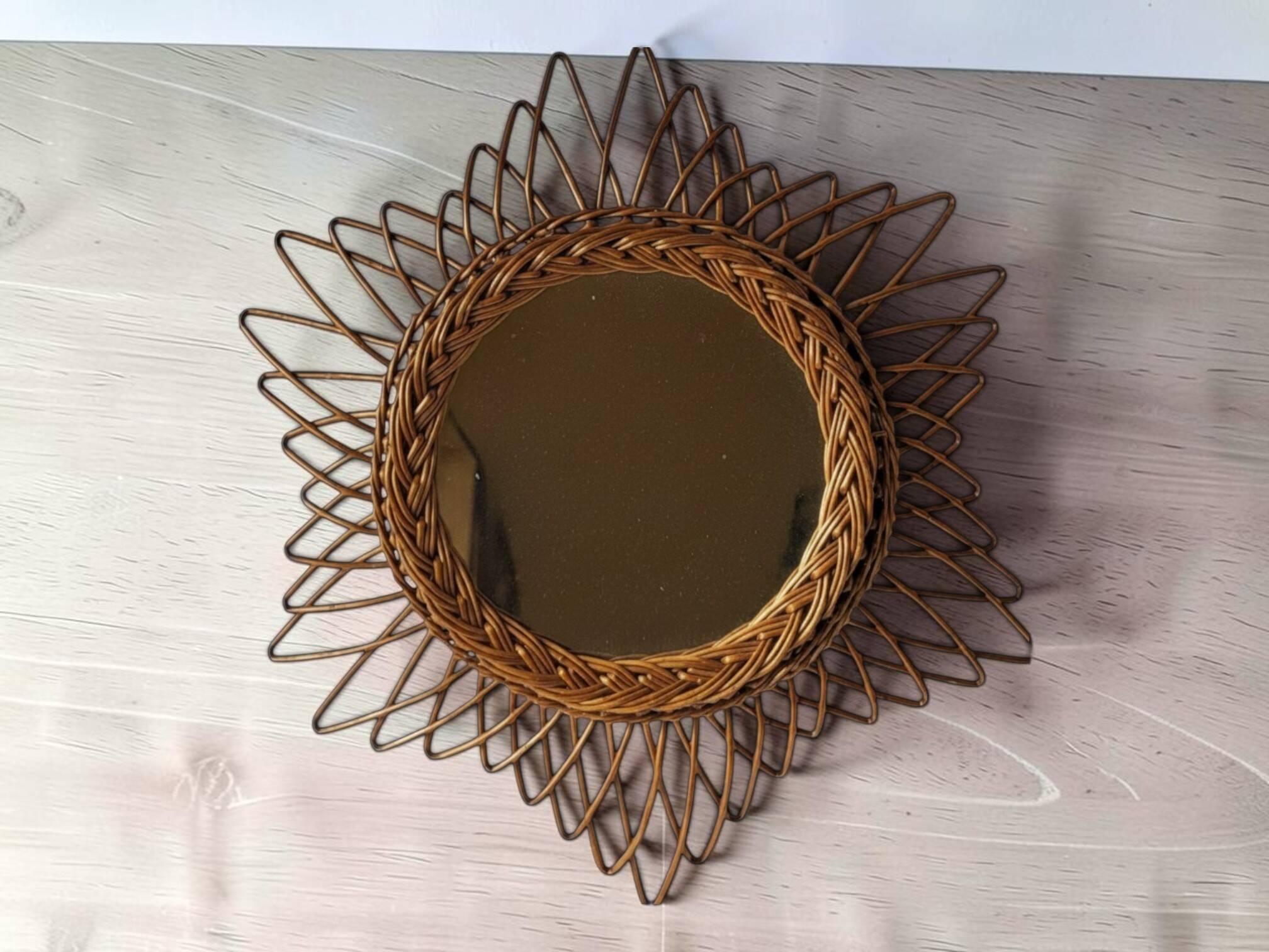 Miroir soleil en rotin