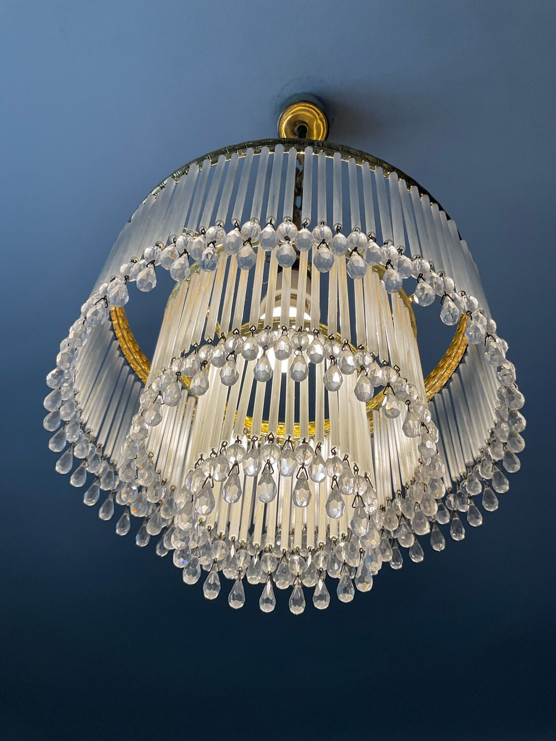 Waterfall chandelier in brass and tassels from the 60s and 70s