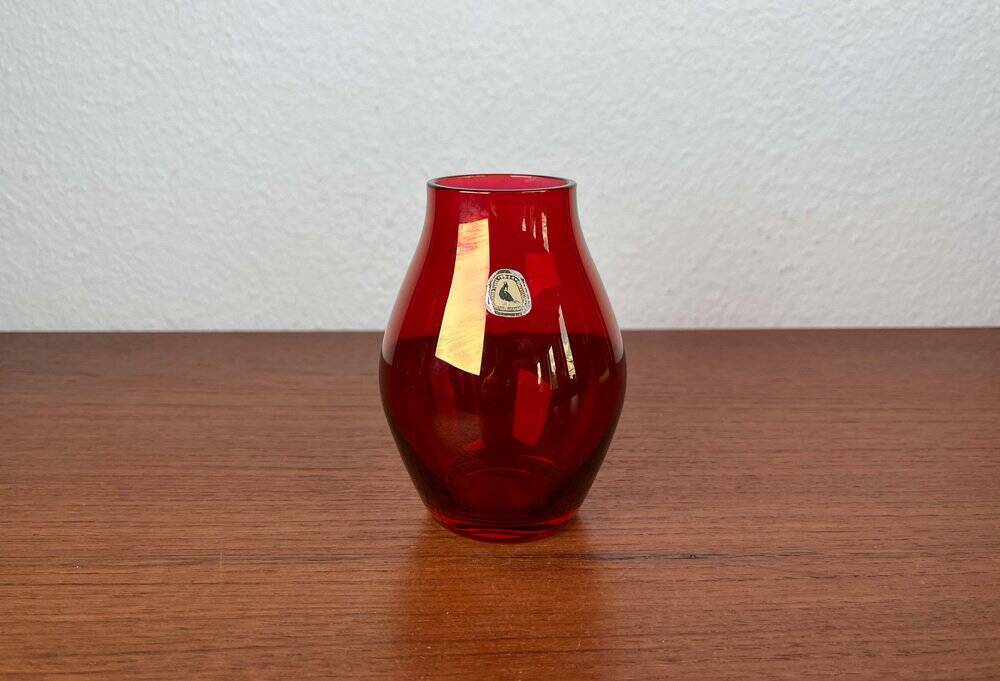 German glass vase from the mid-century modern period by Alfred Taube, 1960s.
