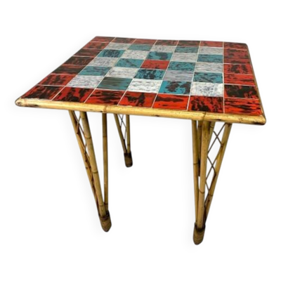 Table à manger vintage en bambou avec carreaux rouges, blancs et bleus, années 1950