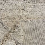 White Moroccan shaggy wool rug