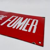 Plaque émaillée rouge “Défense de fumer”