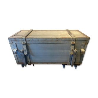 Ancient infantry crate