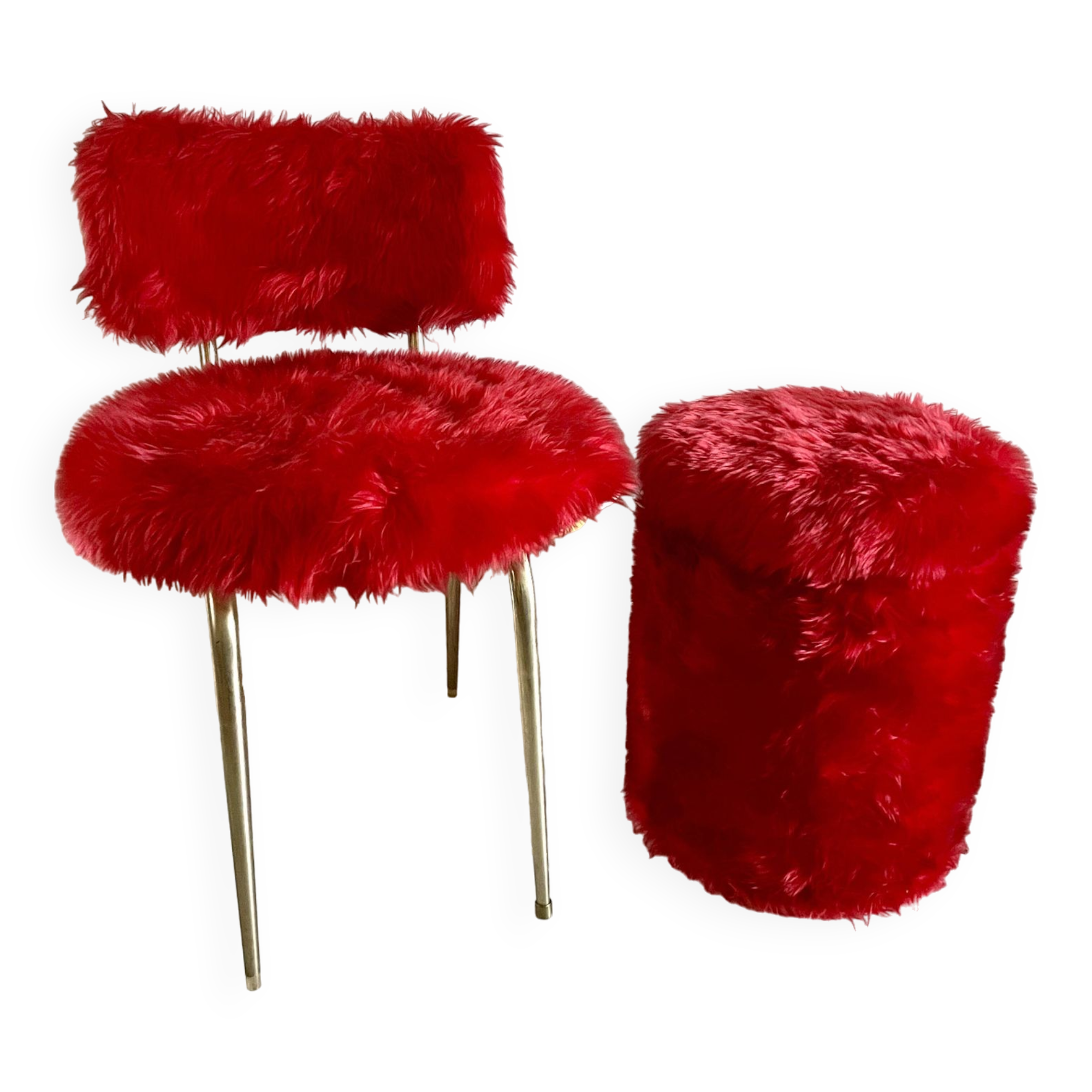 Red moumoute chair and pouf