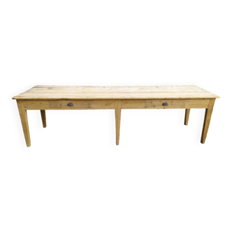 Farm table