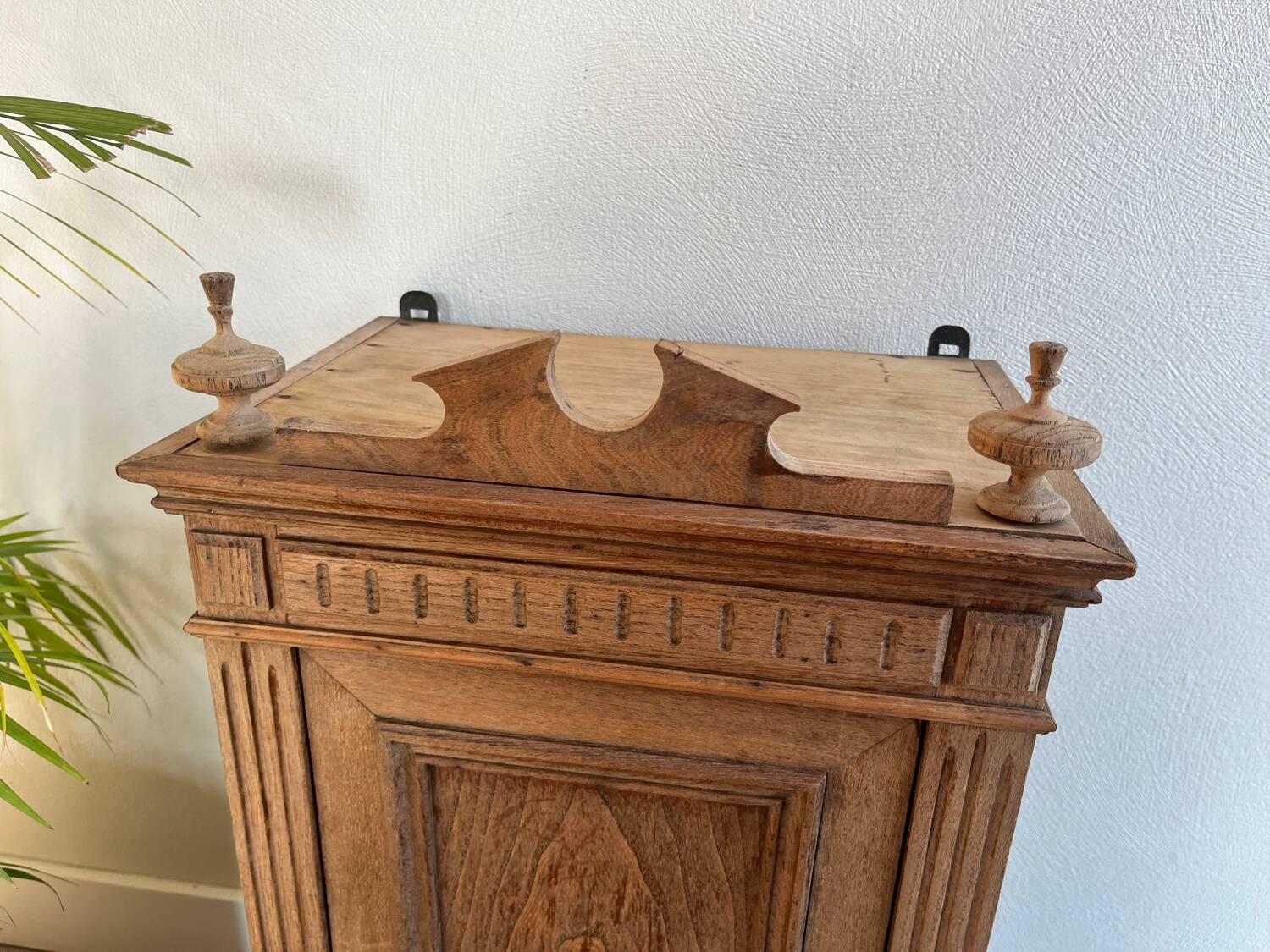 Old wooden bedside cabinet / bathroom cabinet / medicine cabinet