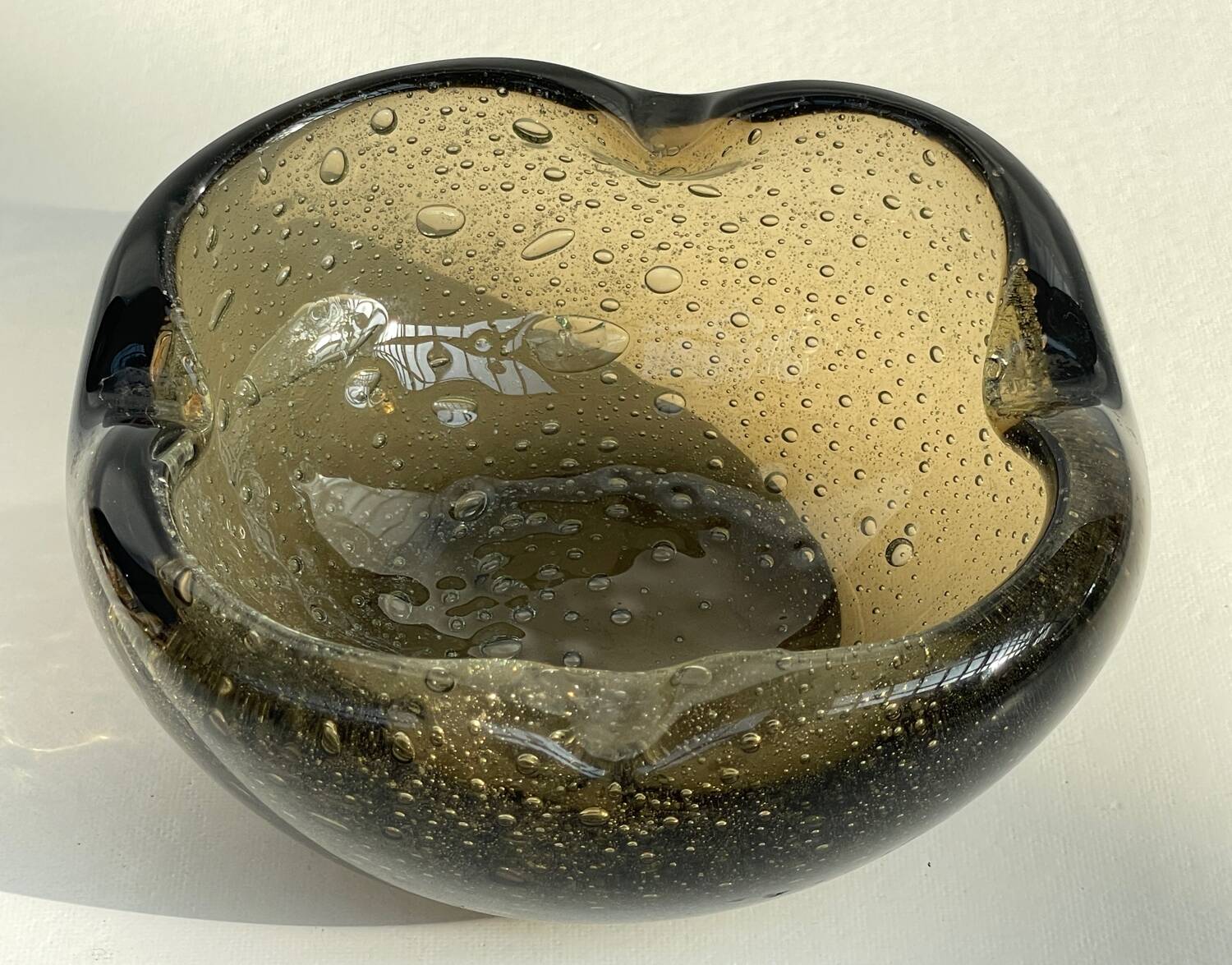 Cendrier en verre bulle ambré – design vintage années 60