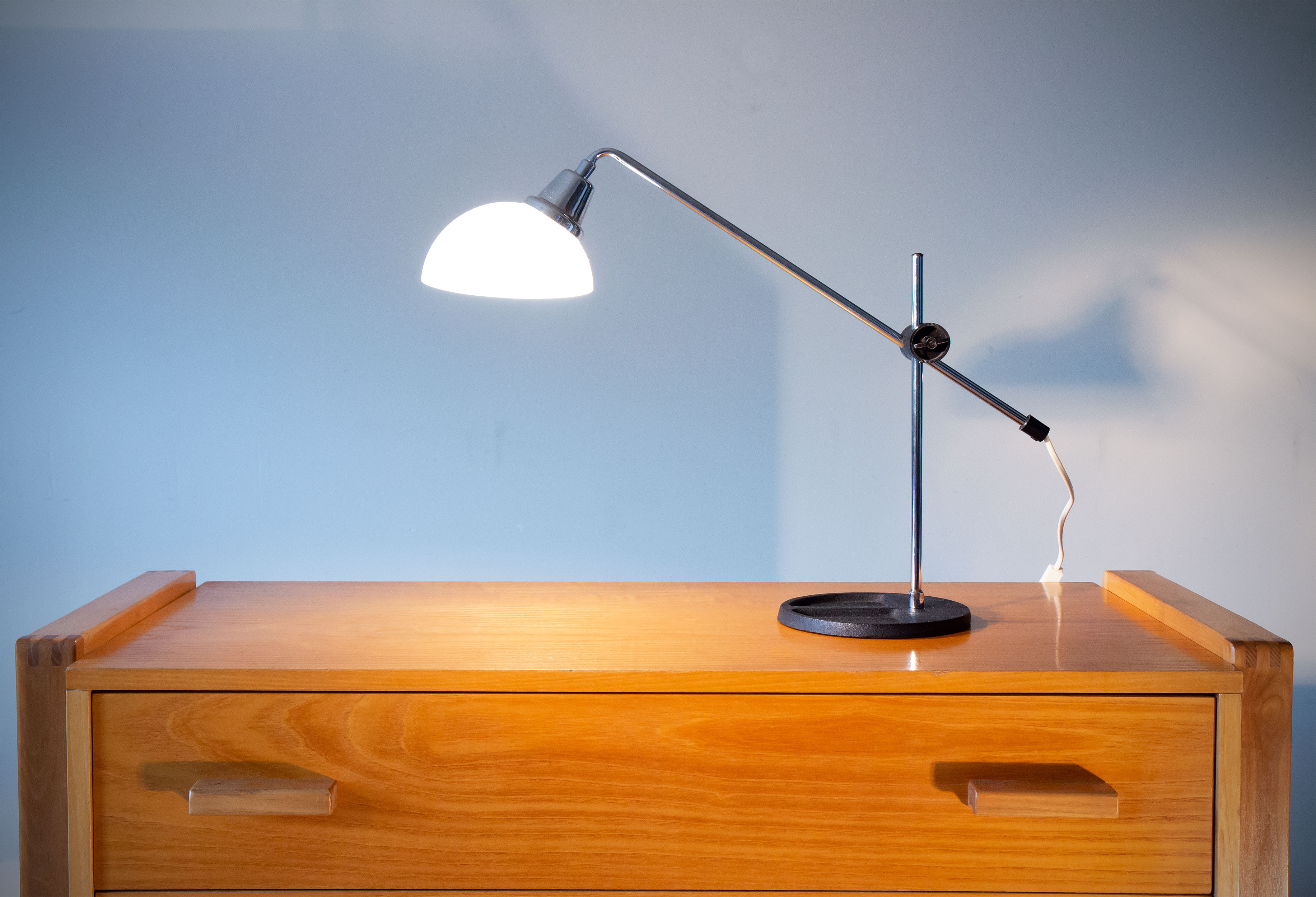 Lamp 70s chrome and opaline