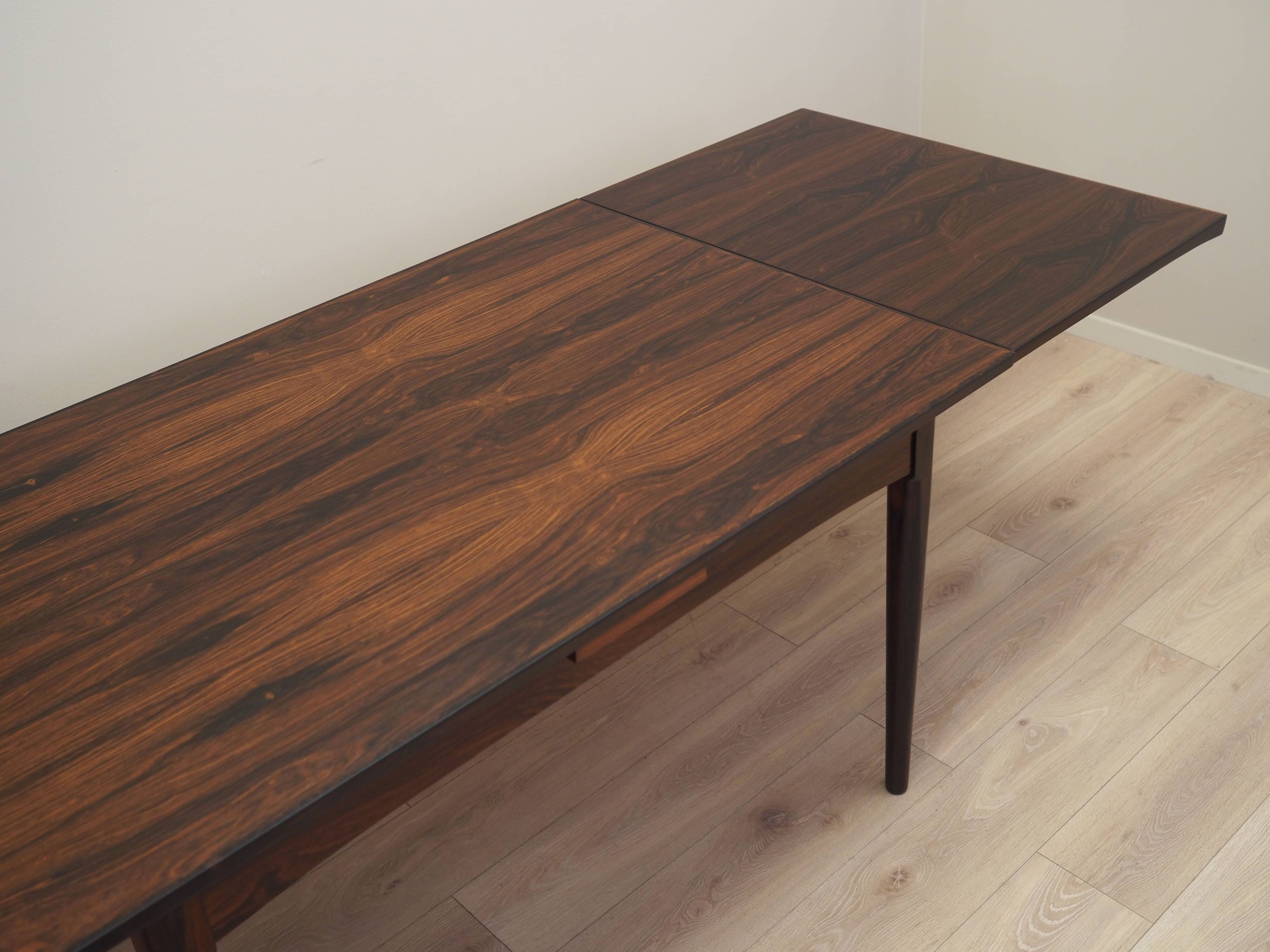 Table en palissandre, design danois, années 1970, production : Danemark
