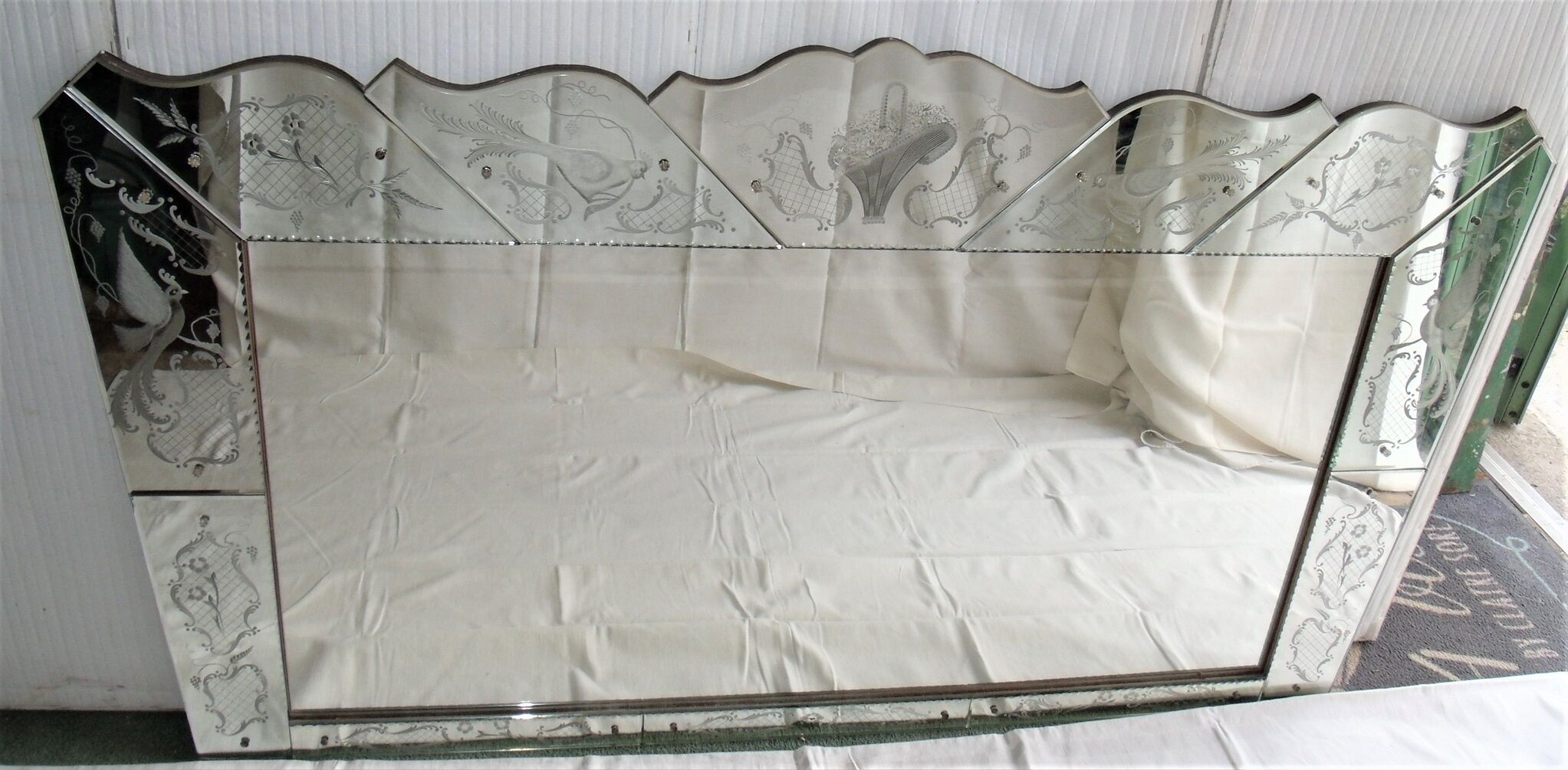 Very large Venetian mirror 180x100cm