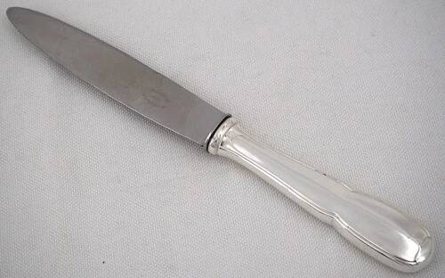 Boulenger Rambouillet 12 dessert, cheese, and fruit knives in silver-plated metal.