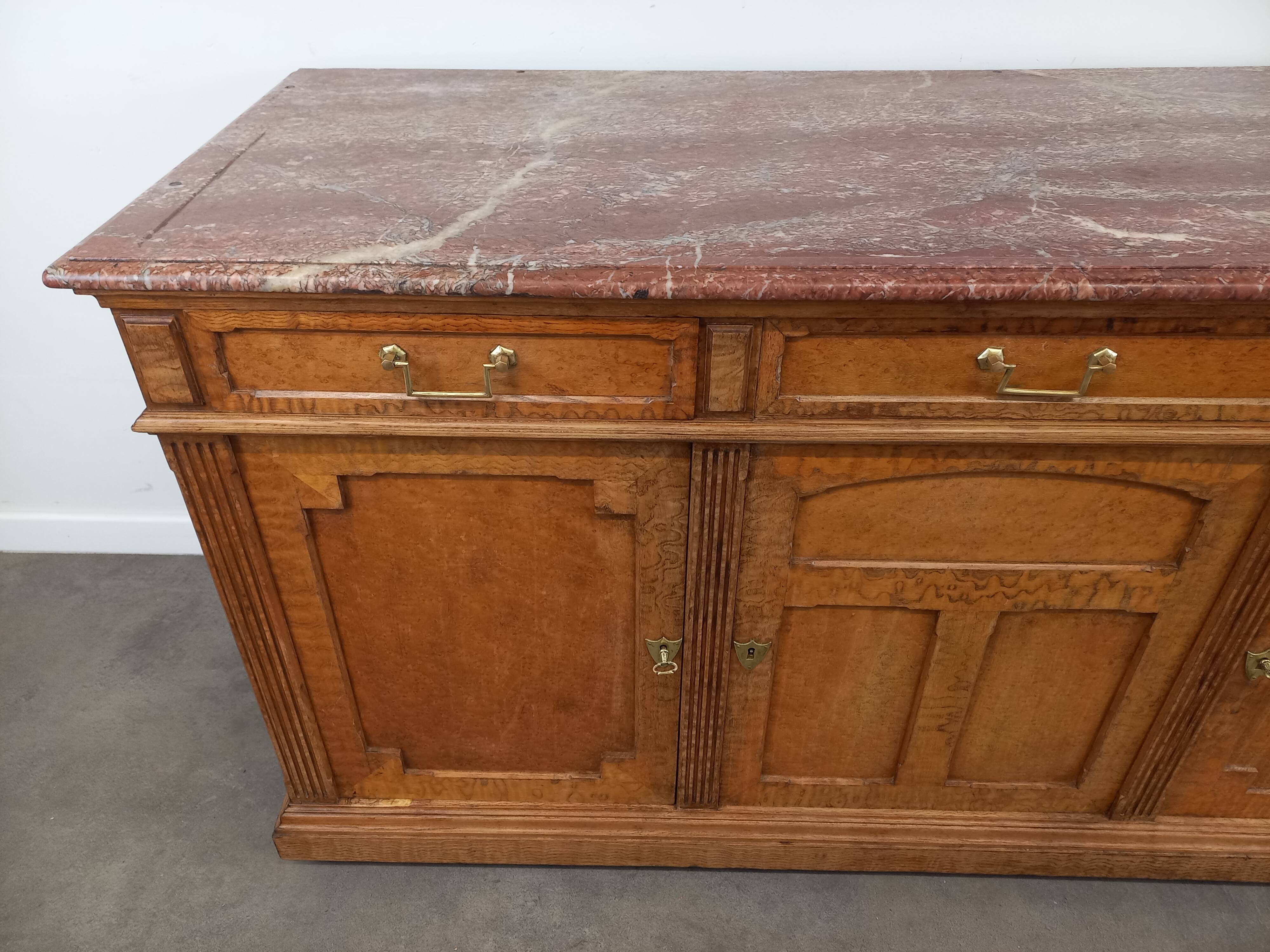 Banque de magasin plateau marbre