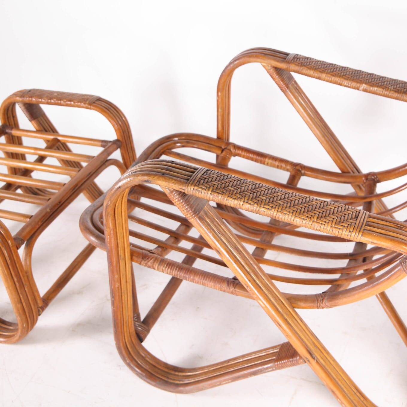 Rattan lounge chair