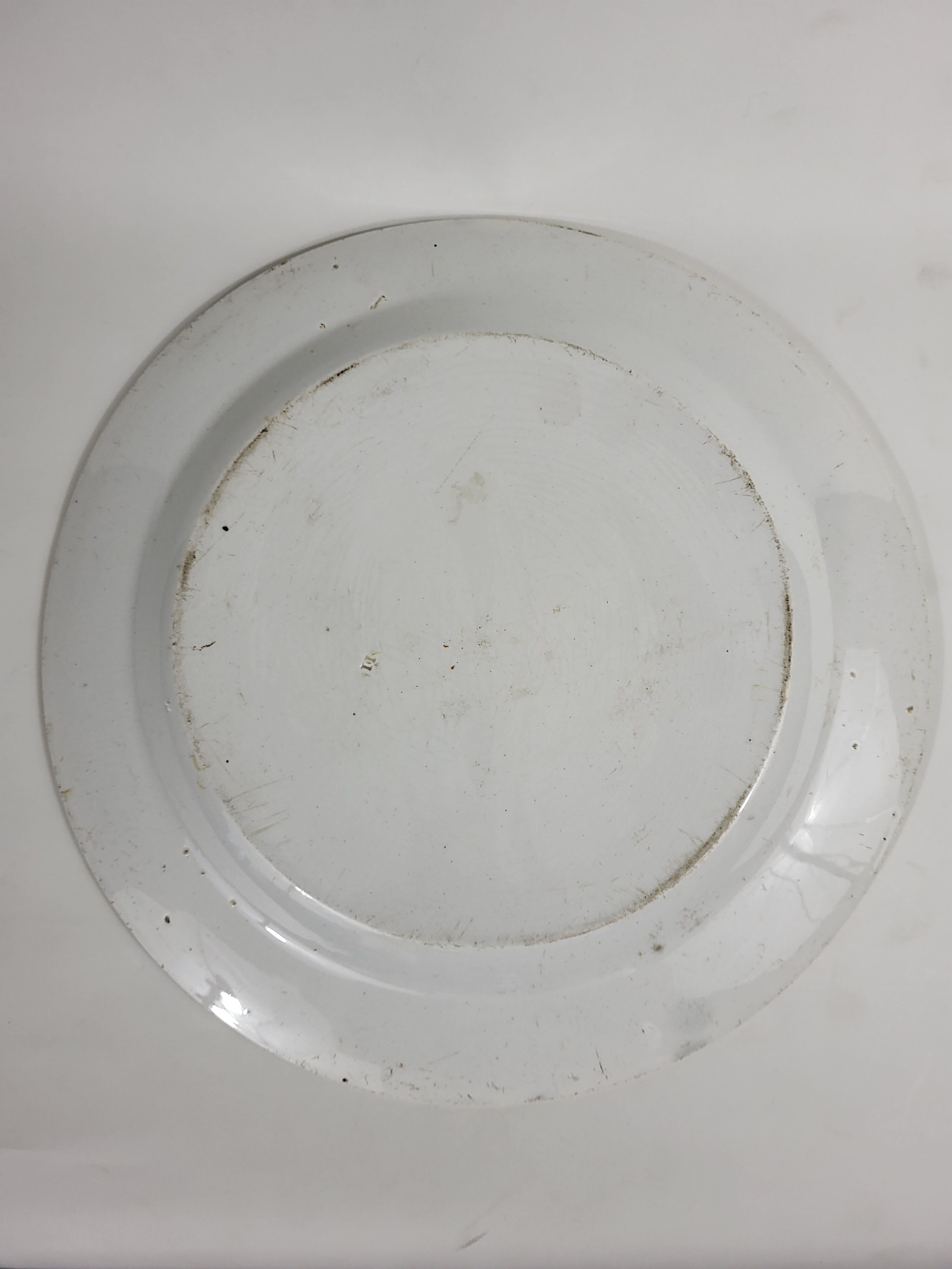 Round earthenware dish from Gien XIXth Horn of Abundance