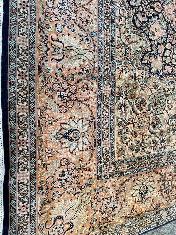 Kashmir silk carpet 273x373 cm