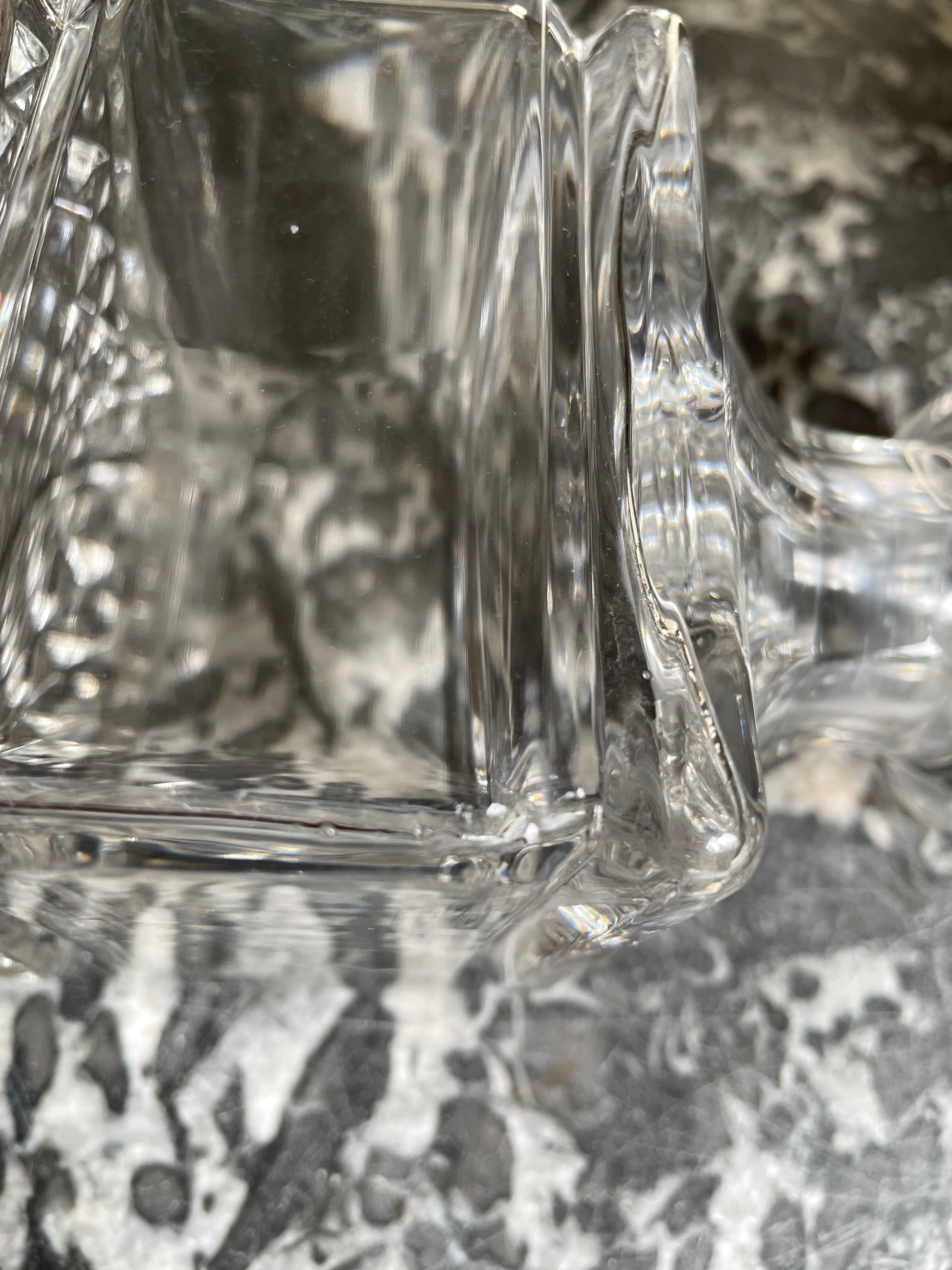 Vintage crystal decanter diamond tip