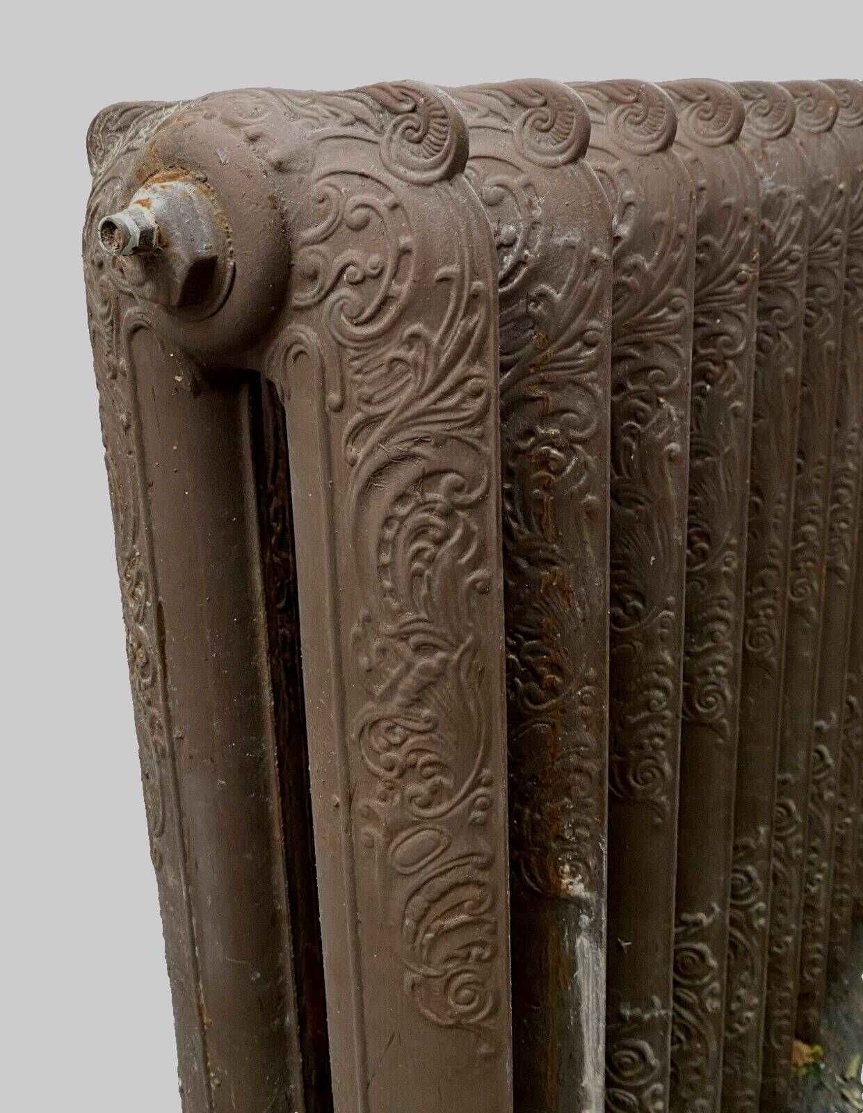 Radiateur ancien a lames fleuries en fonte de fer XX siècle